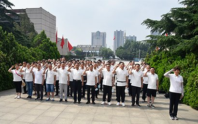 銘記革命歷史，傳承紅色基因 